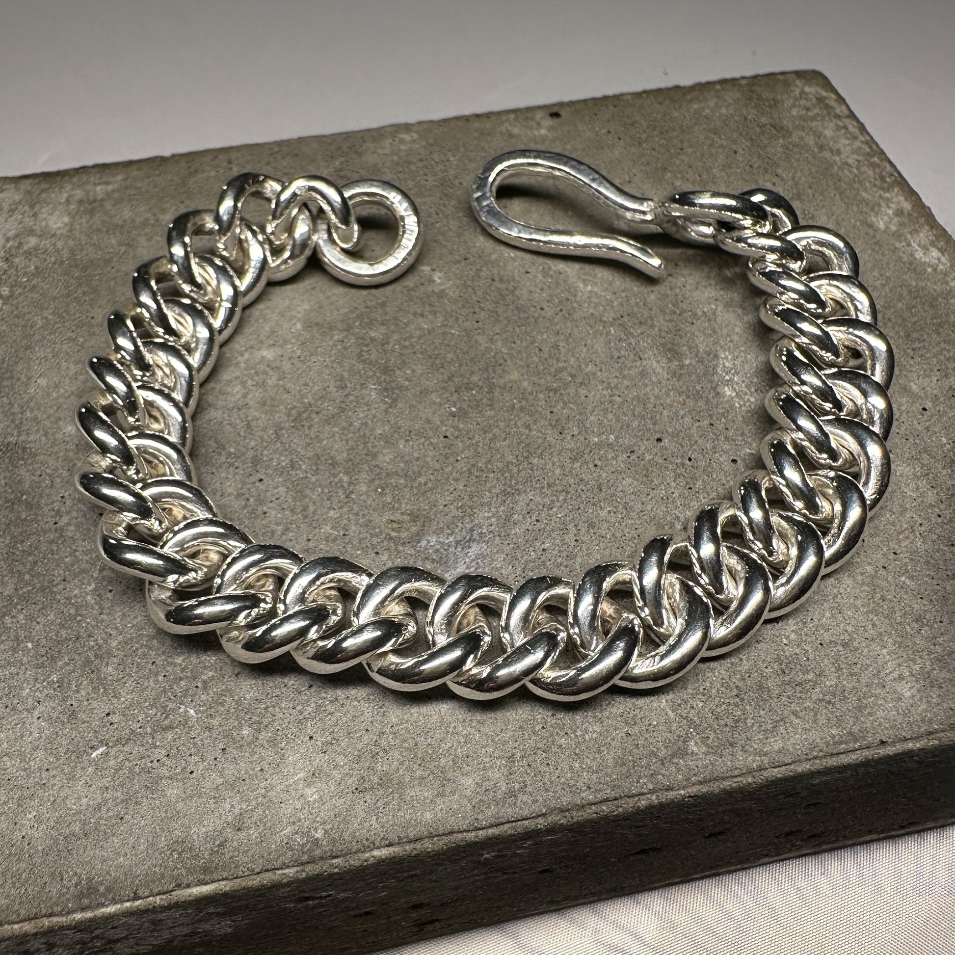 Heavy duty curb chain bracelet clasp